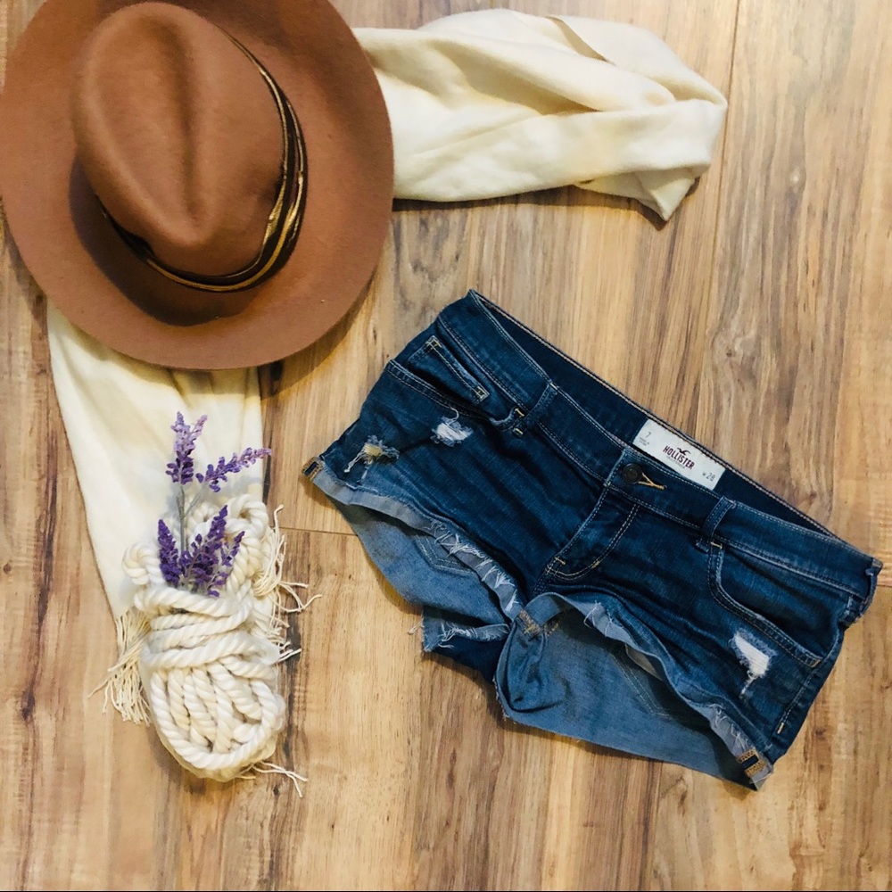 Hollister Jean shorts